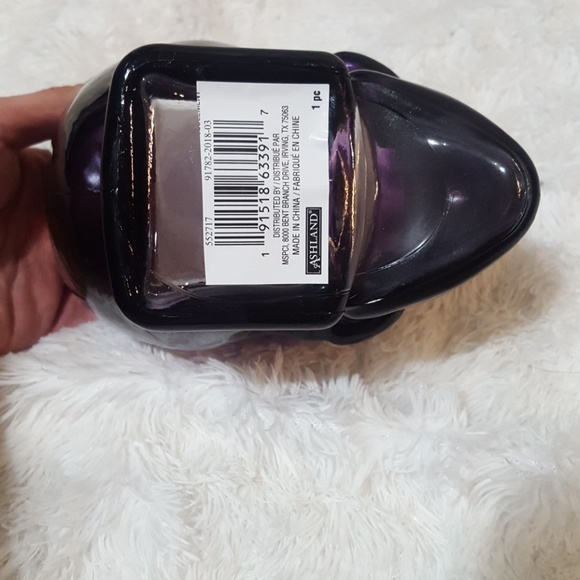 Skull Makeup Brush Holder - Picture 7 of 8